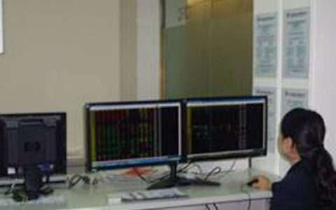 睿联银行三屏、多屏显示监控系统解决方案