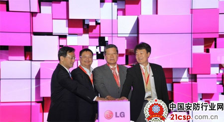 LG超窄边拼接显示器55WV70正式发布