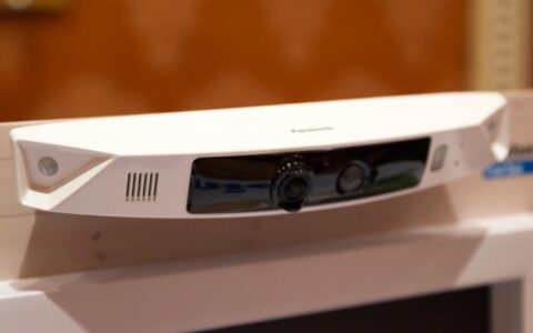 CES2018：松下发布HomeHawk无线安防系统 含贴门式广角摄像头