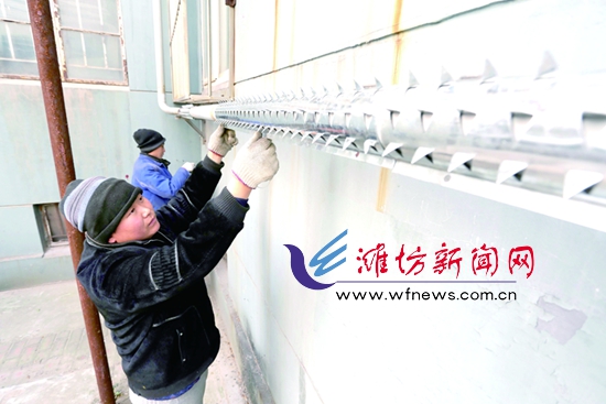 山东潍坊中和园社区装监控楼内重粉刷 老旧小区变模样