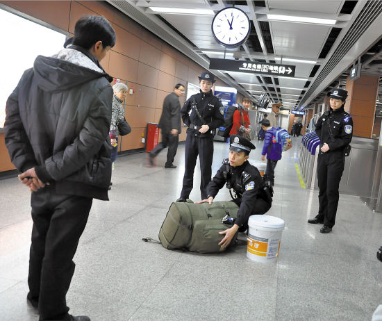 广东佛山地铁安保升级