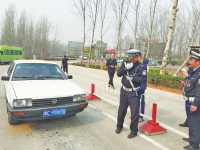 河南“天网”专逮违法车辆 建成3412个监控点