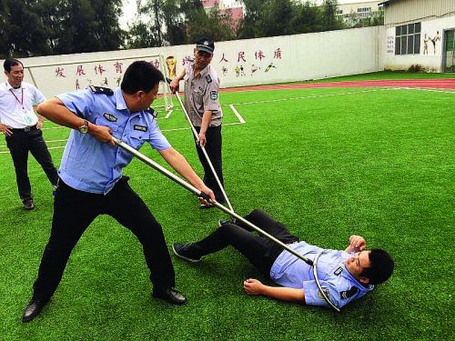 安保技能培训进校园