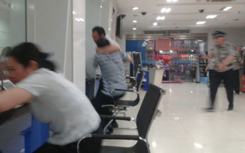 建行南昌铁路支行狠抓安防演练 努力提高防范能力