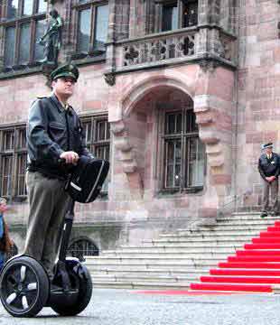 警察的新帮手:T3 Motion警用巡逻车