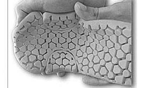 英工程师发明柔软“盔甲”防止受伤