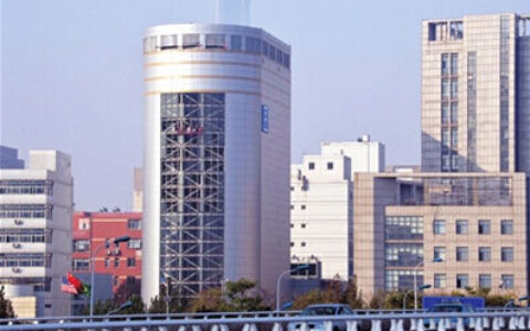 天津高新区智能停车楼建成21层总高度约为50米