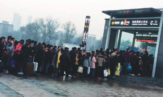 郑州地铁安检全面升级 安检率达到100%