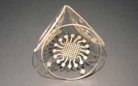 美开发智能隐形眼镜 RFID标签传监视数据