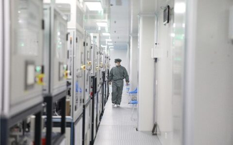 思摩尔新智造产线上的00后靠技术说话，梦想成为中国经济的底色