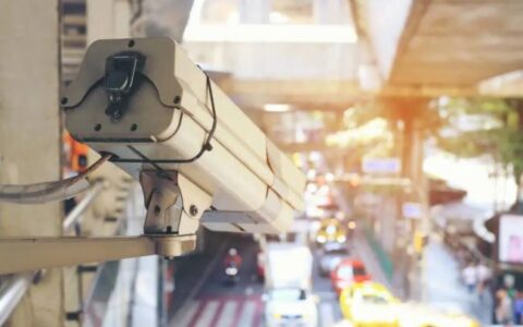 华北工控EPC-3130M-A10整机，支持智能交通监控系统实时控制应用