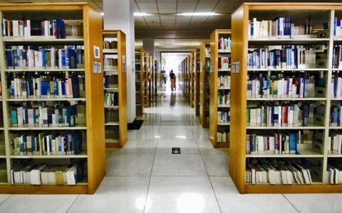 为什么图书馆需要部署数字标牌