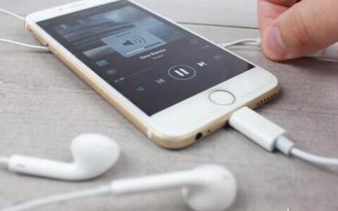 iPhone7搭载Lightning耳机，苹果7为什么要抛弃3.5mm耳机接口？