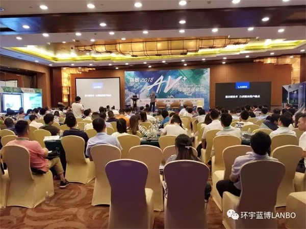 高端会议显示：为什么投影机10000流明亮度，显示效果依然让你无法满意？