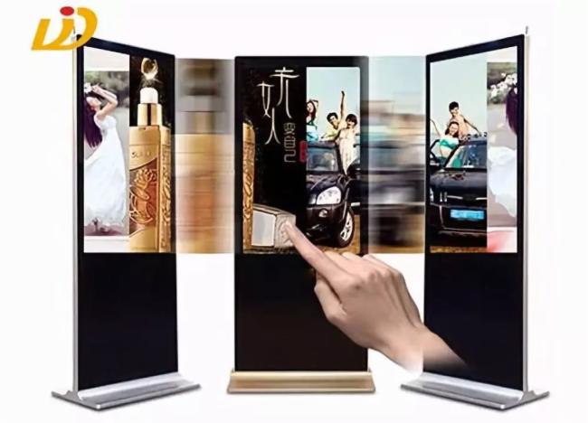 【行业热点】是什么优势让触摸广告机炙手可热？