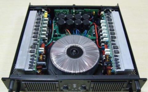 为什么专业音响中的音箱要采用双功放驱动？