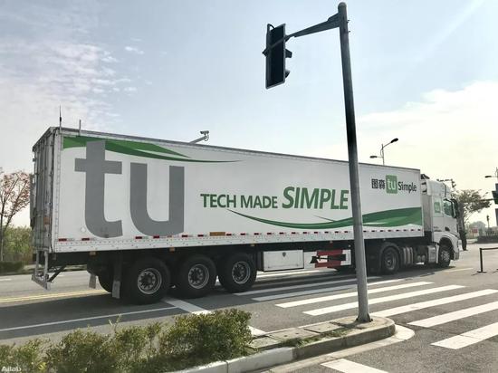 超90%都在亏损的AI公司 如何破局？