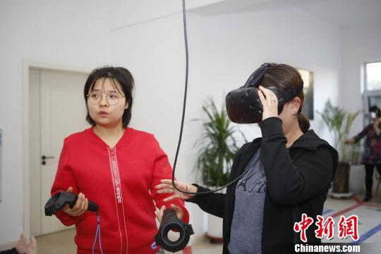 看VR教你如何逃生 山西首家安全体验馆开馆