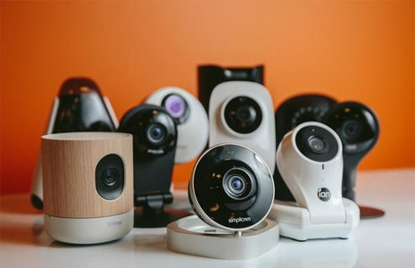 家装安全摄像头：应选择本地还是云端存储？