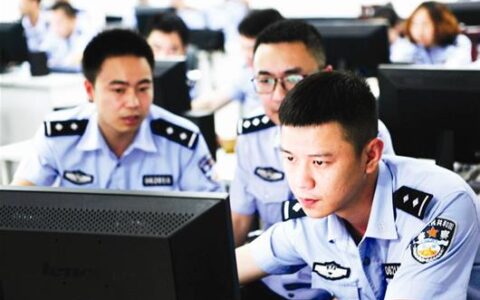 智慧警务汇集人的智慧与技术的智能 互补互促