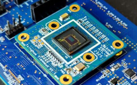 我国科学家研制出世界首款类脑互补视觉芯片“天眸芯”